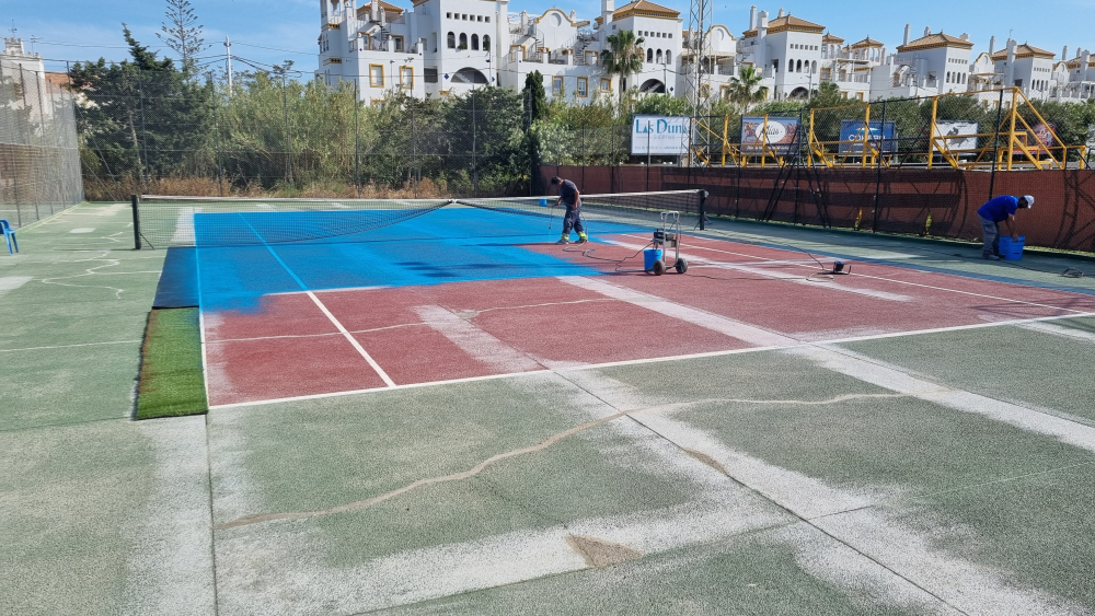 ARREGLO Y PINTADO DE LAS PISTAS DE TENIS
