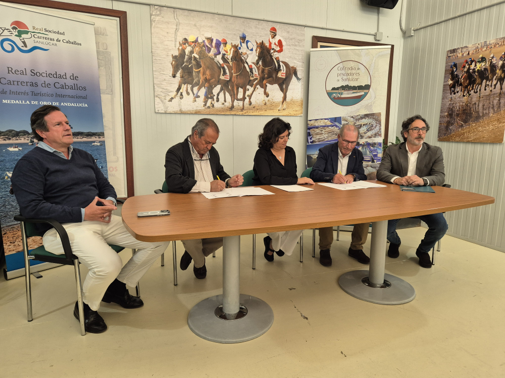 LA REAL SOCIEDAD DE CARRERAS DE CABALLOS FIRMA UN CONVENIO CON LA COFRADÍA DE PESCADORES